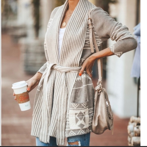 lovestitch Sweaters - 🎉2xHP🎉 Lovestitch Aztec Cardigan
